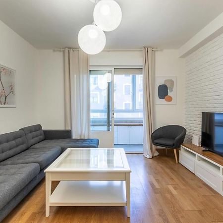 Bilbao Market With Parking By Aston Rentals Екстер'єр фото