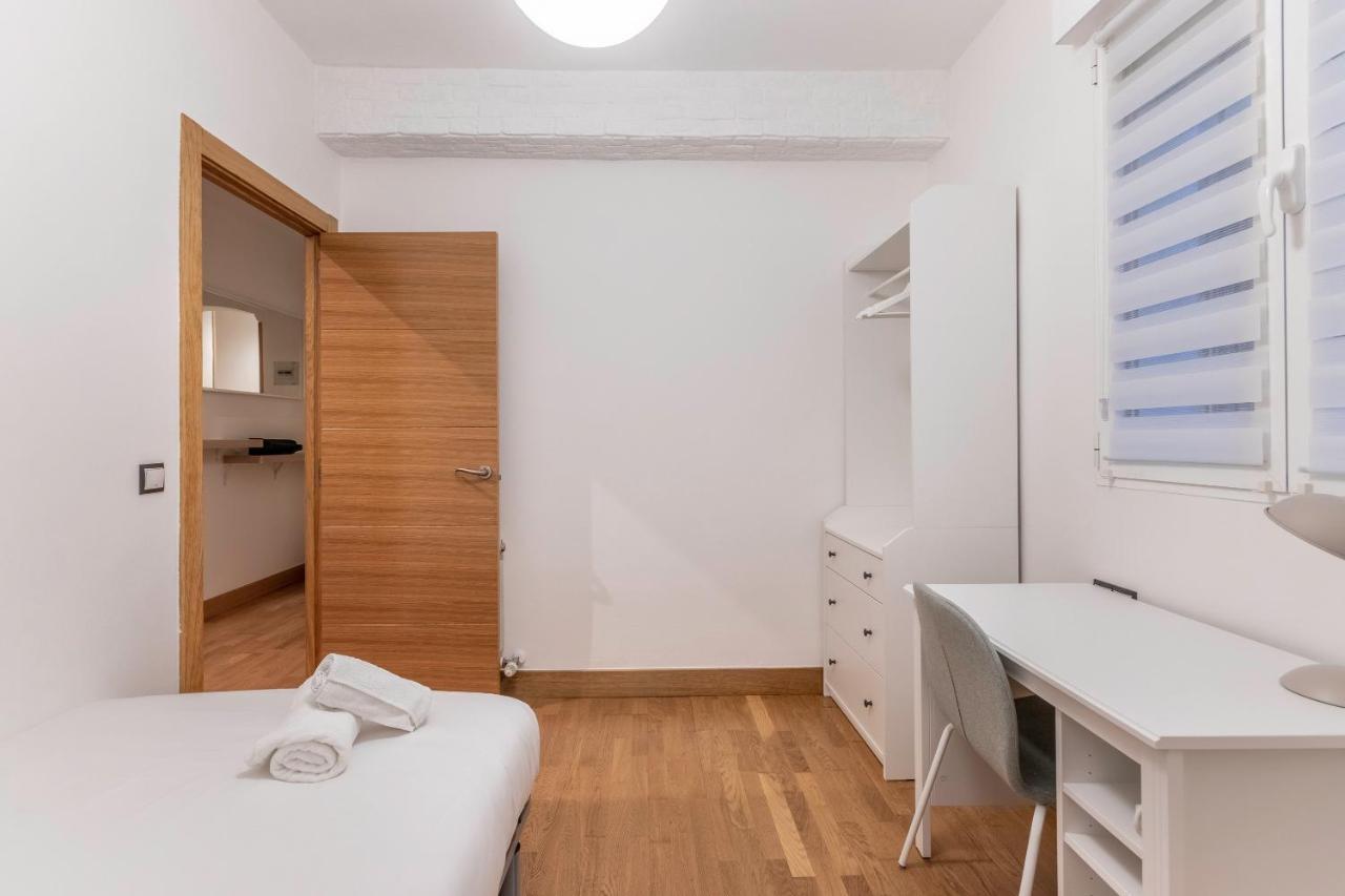 Bilbao Market With Parking By Aston Rentals Екстер'єр фото